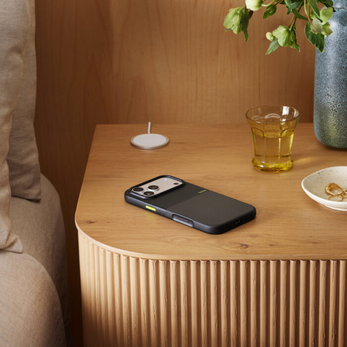 Калъф от Beats за  iPhone 17 Pro Max Rugged Case with MagSafe and Camera Control Everest Black - Image 2