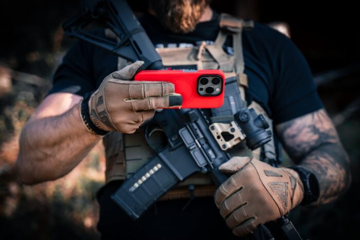 Калъф от Tactical MagForce Aramid Bloody Mary Limited Edition Cover for Apple iPhone 16 Pro - Image 5