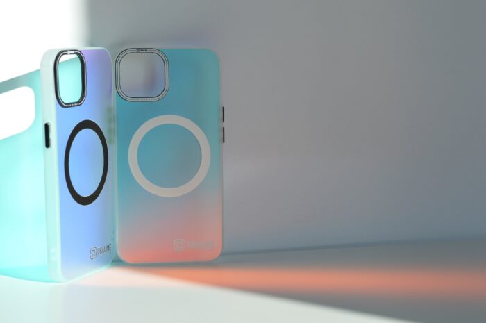 Калъф от OBAL:ME HoloMag Cover за Apple iPhone 13 White - Image 6